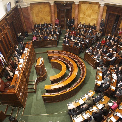 Poslanik državu košta 200.000 dinara mesečno